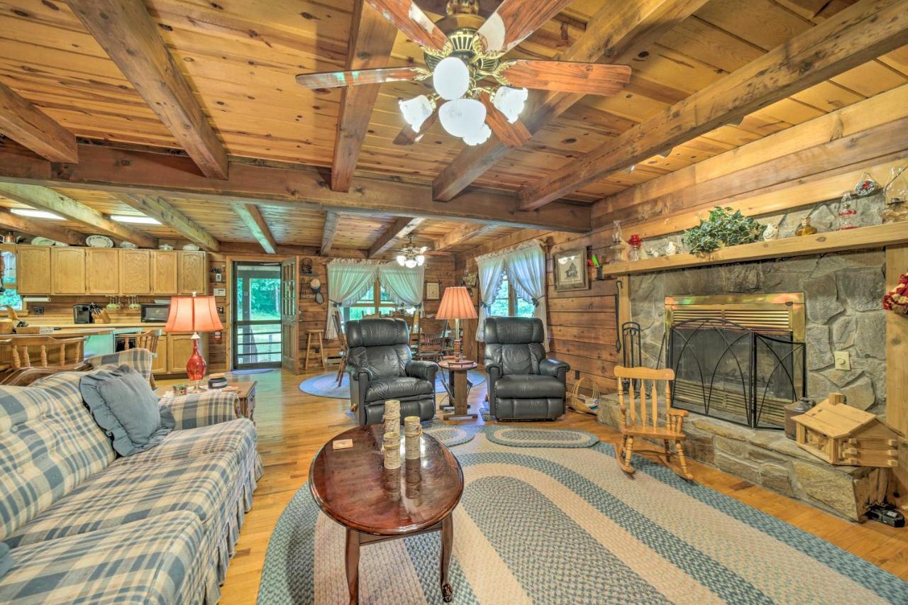 Scenic Creekside Cabin With Wraparound Porch! Villa Highlands Luaran gambar