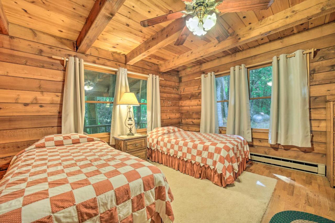 Scenic Creekside Cabin With Wraparound Porch! Villa Highlands Luaran gambar